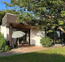 Architekten-Bungalow + Einliegerwohnung & Schwimmhalle | Toplage - Korbach
