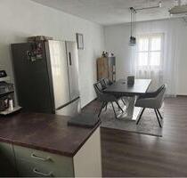 Provisionsfrei! 3-Zimmer-Wohnung mit EBK, Balkon, TG-Stellpl. - Mainburg