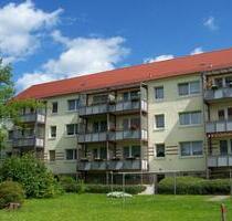 Helle Wohnung mit geräumigem Wohnbereich und Bad mit Dusche & Wanne - Sondershausen