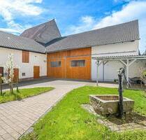 Mehrfamilienhaus, Bauernhof, Bauernhaus, Dreiseitenhof - Arnstein