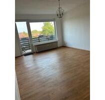 Sonnige 1 Zi. Wohnung m. EBK, Balkon u. Parkplatz in Bremen Find