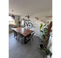 Helle 3-Zimmer-Dachgeschosswohnung mit Südbalkon zu vermieten - Reichenbach an der Fils