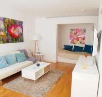 VOLLMÖBLIERT IN CITY-BESTLAGE: LICHTDURCHFLUTETES SMART-HOME- STUDIO MIT TOP-AUSSTATTUNG - Köln Innenstadt