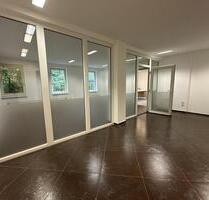 “Erstklassige Büro- und Lagerfläche in Kiel-Russee mit vielseitigen Nutzungsmöglichkeiten” - Molfsee