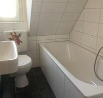Gemütliche, renovierte 3-Zimmer-Dachgeschosswohnung! - Osnabrück Wüste
