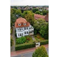 Jugendstil-Villa, modern saniert, großer Garten, zentral in Apen