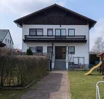 Geräumige EG-Wohnung in Zweifamilienhaus mit Terrasse + Garten - Osterhofen