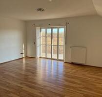 Schöne, helle 4 Zimmer Wohnung mit großer Balkonterrasse - Adlkofen