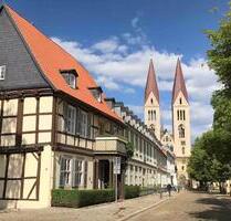 Großzügige Wohnung im Herrenhaus am Domplatz, Halberstadt