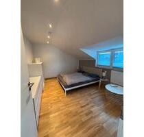 Möblierte 2-Zimmer-Wohnung EBK Dachterrasse Stellplatz - Prutting