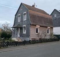 Einfamilienhaus mit Garage, Keller und Garten - Sohren
