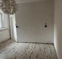 Schöne 3 12 Zimmer Wohnung - 600,00 EUR Kaltmiete, ca.  90,00 m² in Wunsiedel (PLZ: 95632)