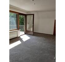 2-Zimmer-Wohnung mit Einbauküche und großem Balkon - Wedel