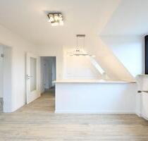 Wunderschöne, top modernisierte 3 Zimmer-Maisonette mit Südbalkon - Essen Stadtbezirk III