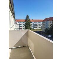 2 -Raumwohnung mit Balkon, Aufzug, Tageslichtbad im ruhigen Umfeld! - Neuhardenberg