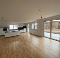 Moderne 4-Zimmer-Wohnung mit Terrasse & Gartenanteil in Bayreuth