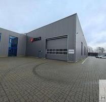 Große Lagerhalle im Gewerbegebiet Ahaus