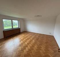 Schöne 75 qm Dachgeschoss-Wohnung in Büren Steinhausen