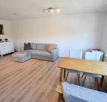 Helle 2-Zimmer-Dachgeschosswohnung mit Pkw-Stellplatz in Steinfeld - Steinfeld (Oldenburg)