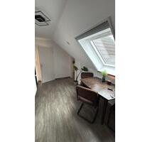 Zwei Zimmer DG Wohnung. In der Juliusstraße - Braunschweig