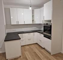 Kernsanierte Wohnung mit Einbauküche: geräumige 4-Zimmer-Wohnung in Göppingen