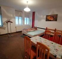 ruhige möblierte Einraumwohnung im Stadtzentrum - Rudolstadt