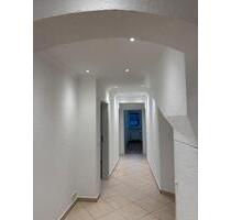 5 Zimmerwohnung frisch saniert - 1.250,00 EUR Kaltmiete, ca.  110,00 m² in Ludwigshafen am Rhein (PLZ: 67067) Rheingönheim