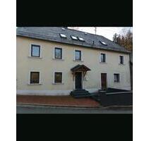 Haus in ruhiger Lage - 112.000,00 EUR Kaufpreis, ca.  180,00 m² in Röslau (PLZ: 95195)