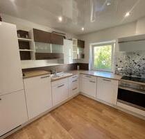 Exklusive 2-Zimmer-Wohnung mit Eeinbauküche und Balkon - Nürnberg Gibitzenhof