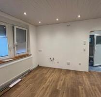 Eberbach Zentrum -- 2 Zimmerwohnung mit Bad (kernsaniert)