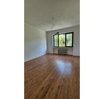 2 Zimmer Zentral in D Benrath - 850,00 EUR Kaltmiete, ca.  67,47 m² in Düsseldorf (PLZ: 40597) Stadtbezirk 9