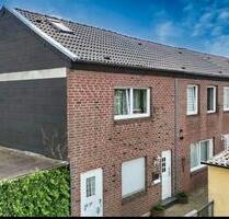 Wohnung 1 Wohnung 2 - 220.000,00 EUR Kaufpreis, ca.  101,00 m² in Hückelhoven (PLZ: 41836)