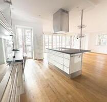 Exklusive 4-Zimmer-Erdgeschosswohnung mit Südveranda und Gartenanteil in zentraler Lage von Tutzing