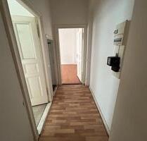 Teilrenoviert trifft Talent - 1 Zimmer Wohnung in Neukölln - Berlin