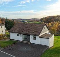 Freistehendes Einfamilienhaus mit Garten, Wintergarten & Terrasse - Wiehl