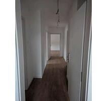 Helle 2-Zimmer Wohnung 82m² kernsaniert, Keller & Stellplatz - Minden