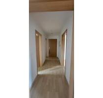 kleine helle 3 Raum Dachgeschosswohnung - 52 m² mit Garage - Gotha