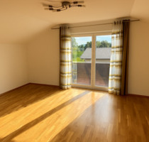 Sonnige ruhige 2 Zim DG-Whg, ca 55qm Balkon EBK TG provisionsfrei - Prien am Chiemsee