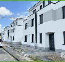 + 5PLUS + MODERNE NEUBAU-DOPPELHAUSHÄLFTE (KFW55) MIT TERRASSE UND GARTEN IN GUTER LAGE +++ - Würselen