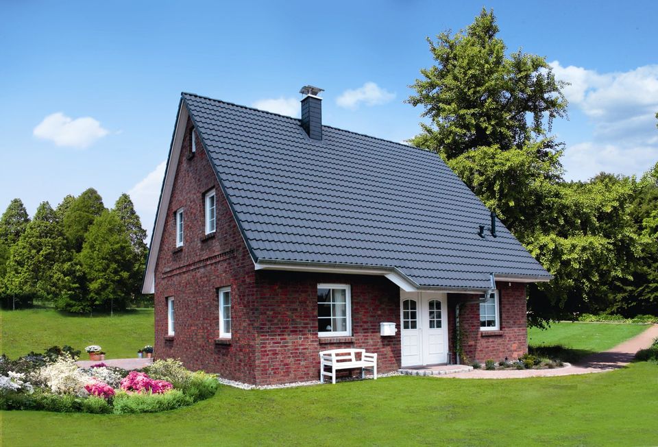 Ein Einfamilienhaus mit Garten (NEUBAU 2023) - Altenholz