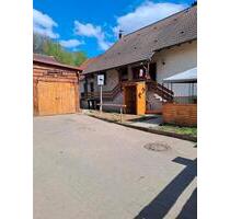 wohnen mit dem eigenen pferd - 600,00 EUR Kaltmiete, ca.  80,00 m² in Üchtelhausen (PLZ: 97532)