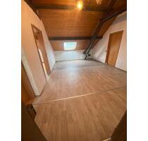 3 Zimmer Dachgeschoss Wohnung Zu Vermieten in Stolberg Büsbach - Stolberg (Rhld.)