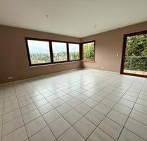 Helle 2-Zimmer-Wohnung mit Weitblick Balkon und EBK in Pforzheim