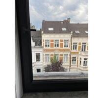 DG-Wohnung Südstadt, frisch renoviert, Einbauküche, Dachterrasse - Bonn Gronau
