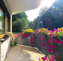 Charmante 2-Zimmer-Hochparterre-Wohnung mit Balkon, Garage und Keller - Rodewisch
