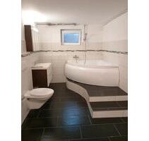 Souterrain-Wohnung mit 81 m2 und eigener Bar - Hambergen