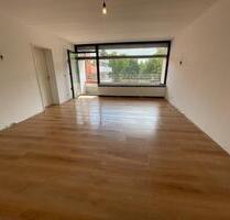 Sanierte 4Z. Wohnung mit Balkon + Stellplatz + Aufzug in Garath - Düsseldorf Stadtbezirk 10