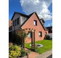 Haushälfte in ruhiger Wohnlage - 950,00 EUR Kaltmiete, ca.  115,00 m² in Mölln (PLZ: 23879)