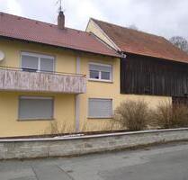 Einfamilienhaus mit Scheune und ehemaliger Stallung - Hollfeld
