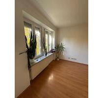 Schöne Altbauwohnung 1. OG, 3-Zimmer, Stuttgart-Untertürkheim